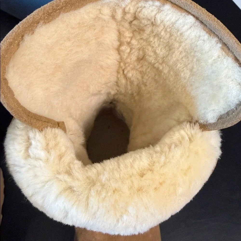 UGG Classic Tall Boots Chestnut Suede Sheepskin Women’s Size 6 NWOB Cozy Winter